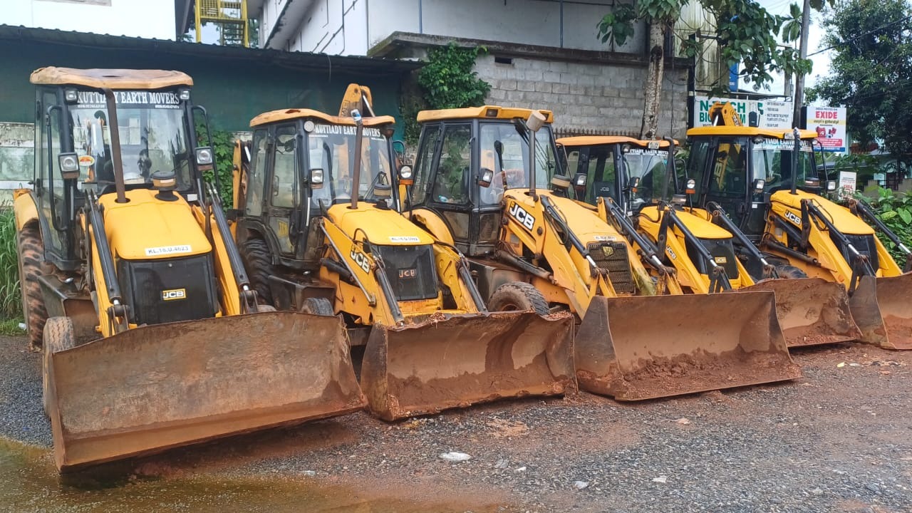 Jcb : Earth Movers Kuttiyadi