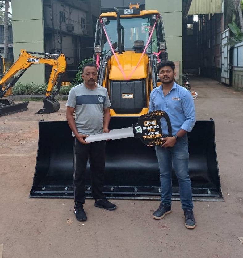 Jcb : Earth Movers Kuttiyadi