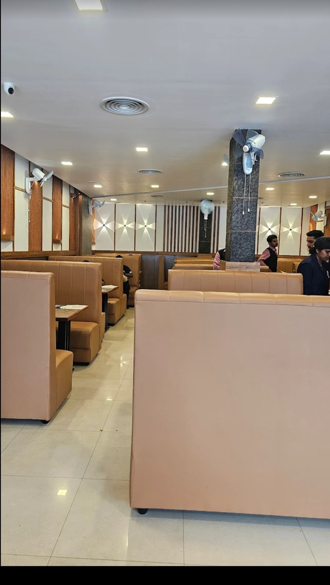  Restaurant, Spice and Grill, delivery available