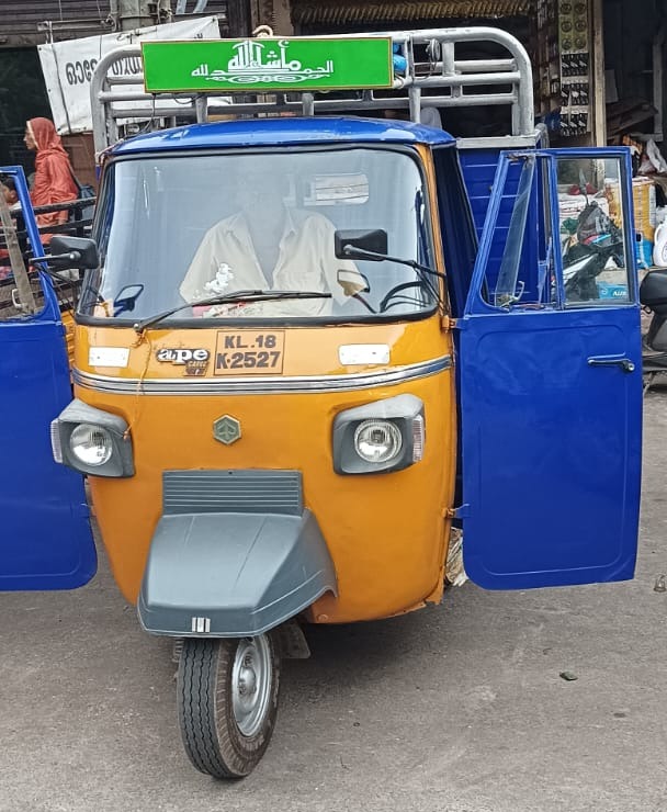 Goods Auto  Vadakara : Hasankutty