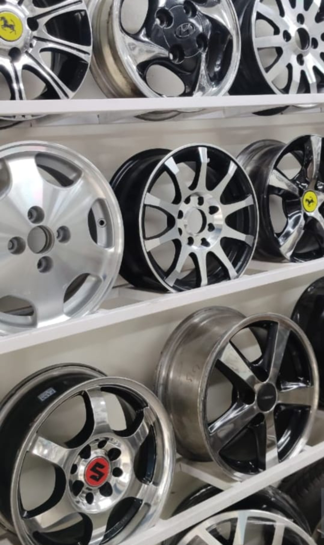Used tyres and alloy wheel nadapuram kakkamvelly :AL DOBOWI