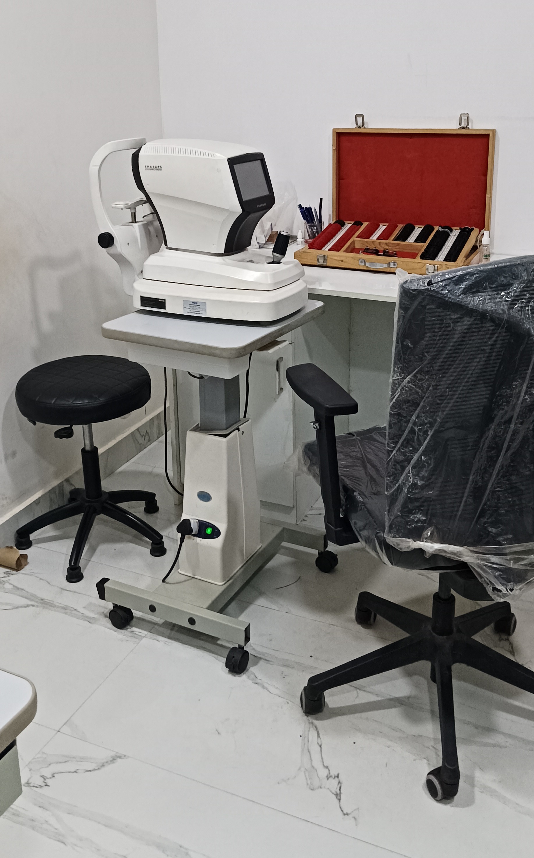 Optics, eye clinic nadapuram, Eye trust 
