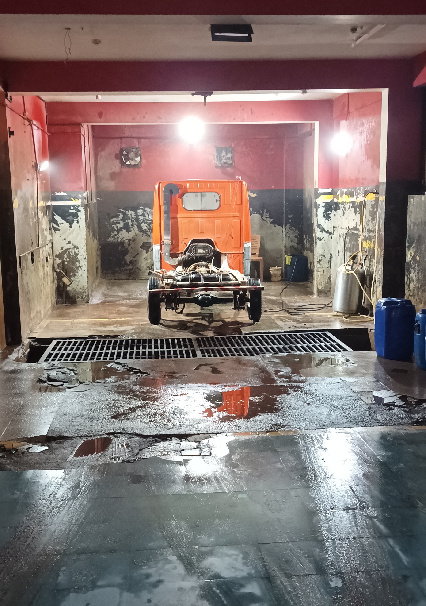 Car Detailing, Modification, Mechanic vadakara :   Seera Automotive