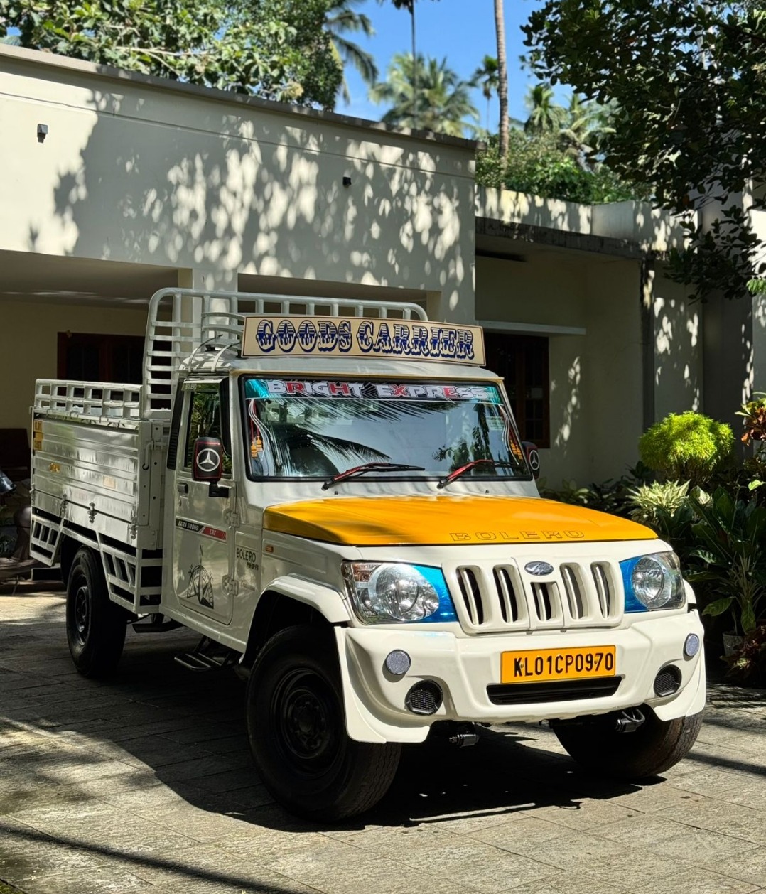 Goods pickup kallachi, goods vehicle bolero, Shibin M 