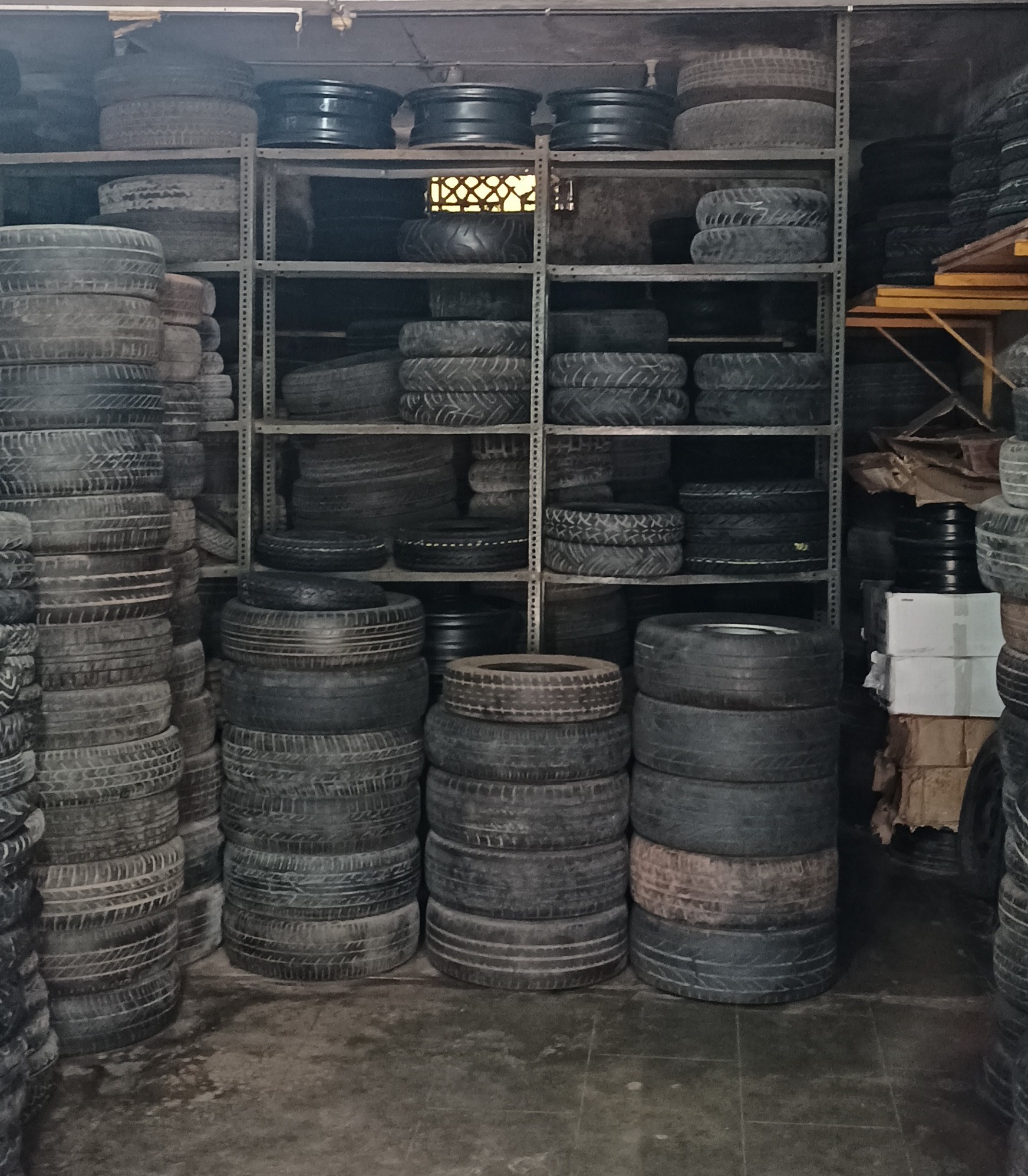 Used tyre Thalassery, Golden tyres