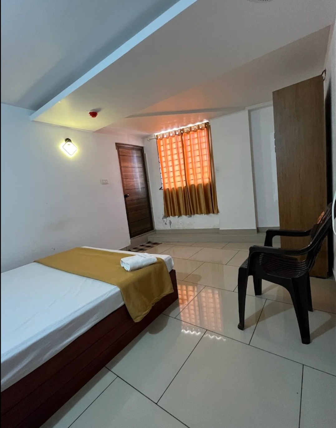 Rooms in vadakara, lodge in vadakara, residency in vadakara 