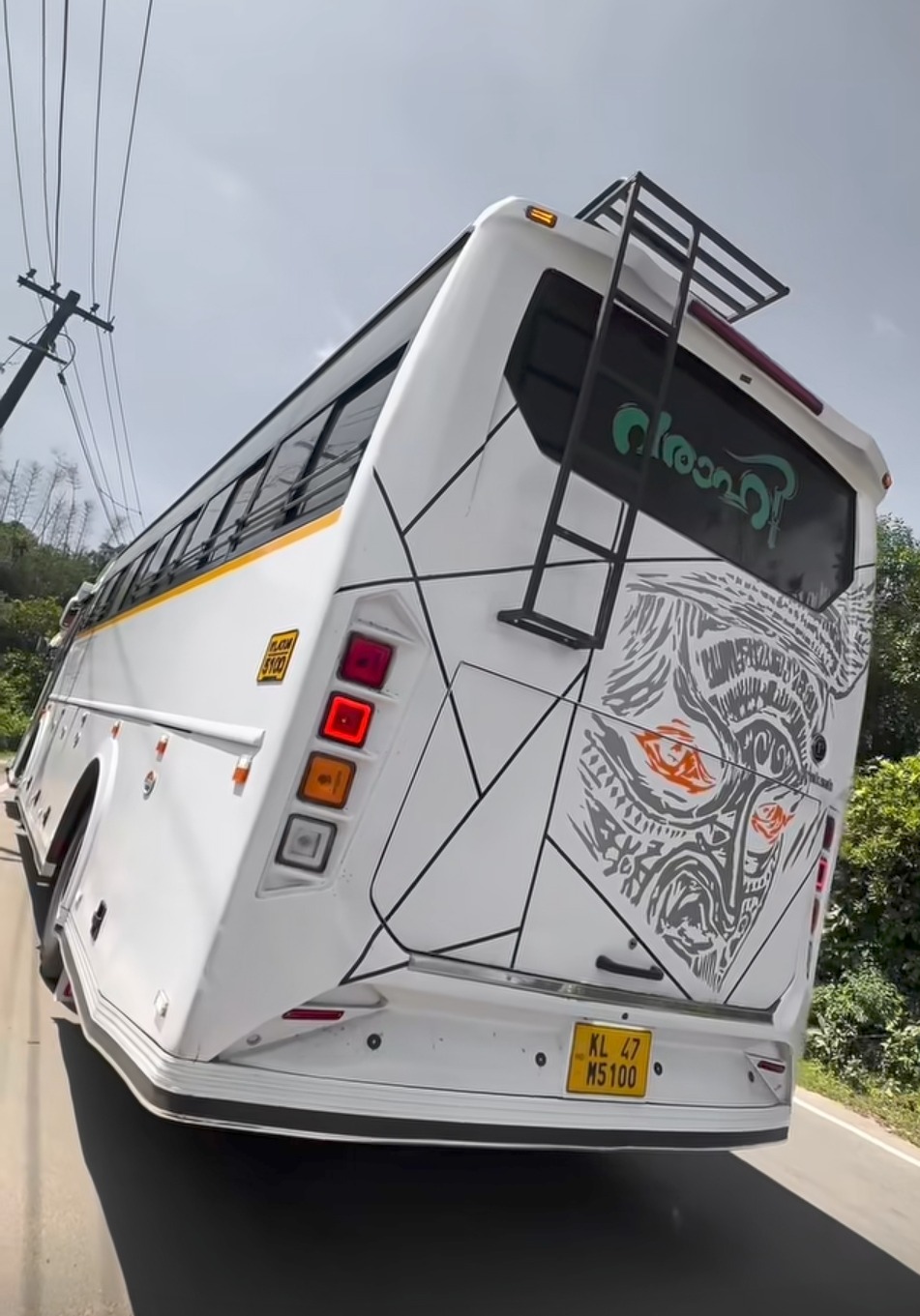 Tourist bus thrissur kodungallur, Champion Travel Lights