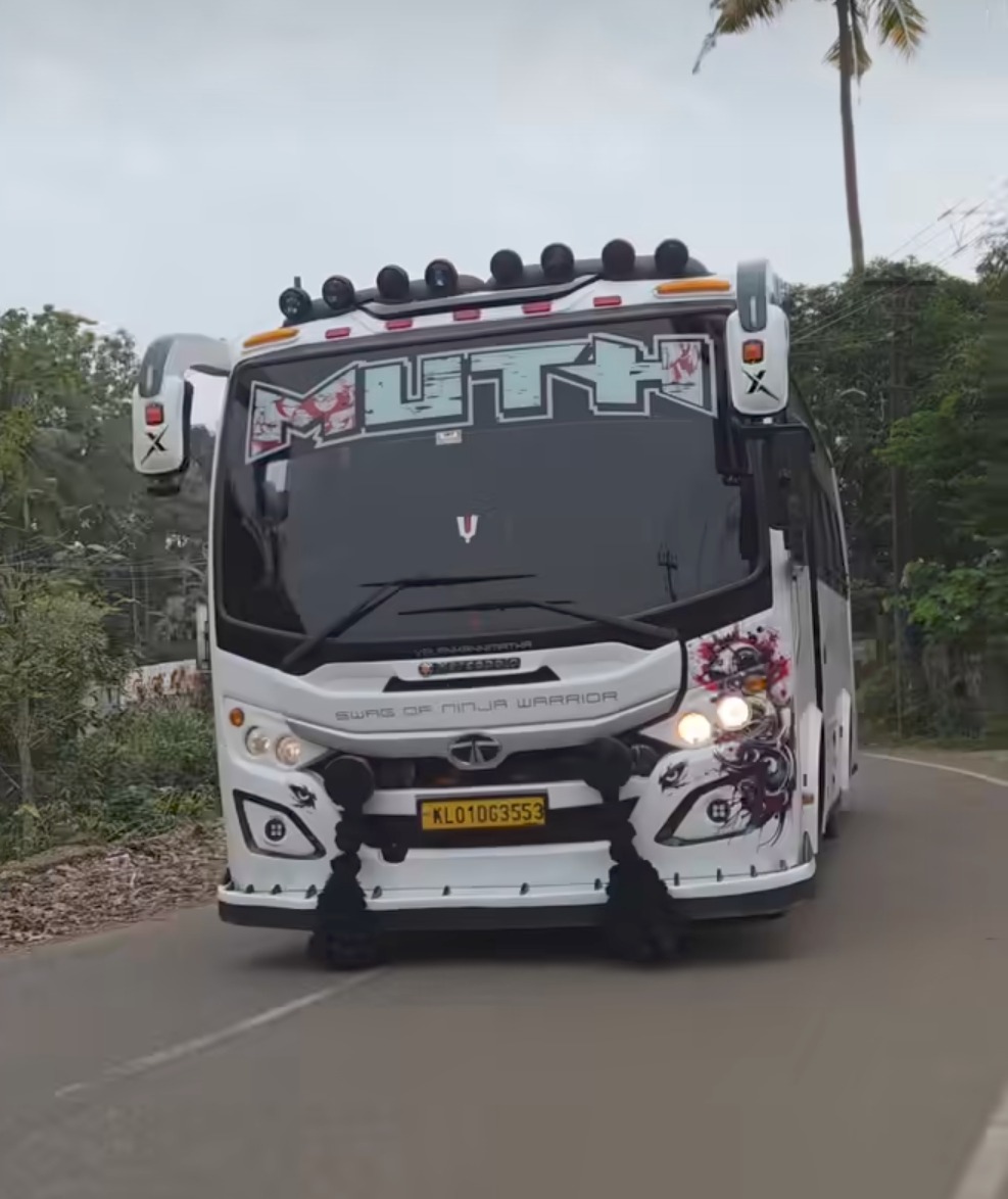 Tourist bus pappanamcode thiruvananthapuram, Traveller pappanamcode, Hey Taxi
