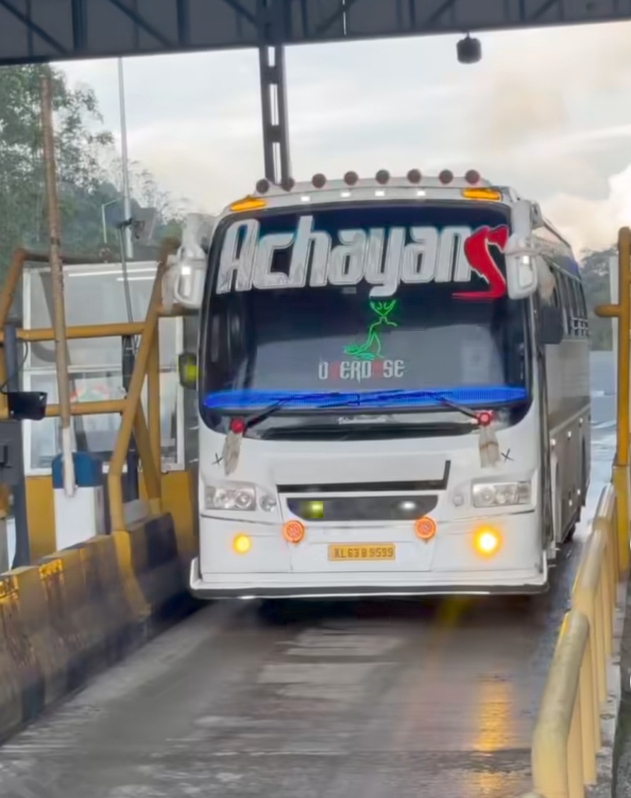 Tourist bus ammadam thrissur, tourist bus service thrissur ammadam, Achayans Travelhub 