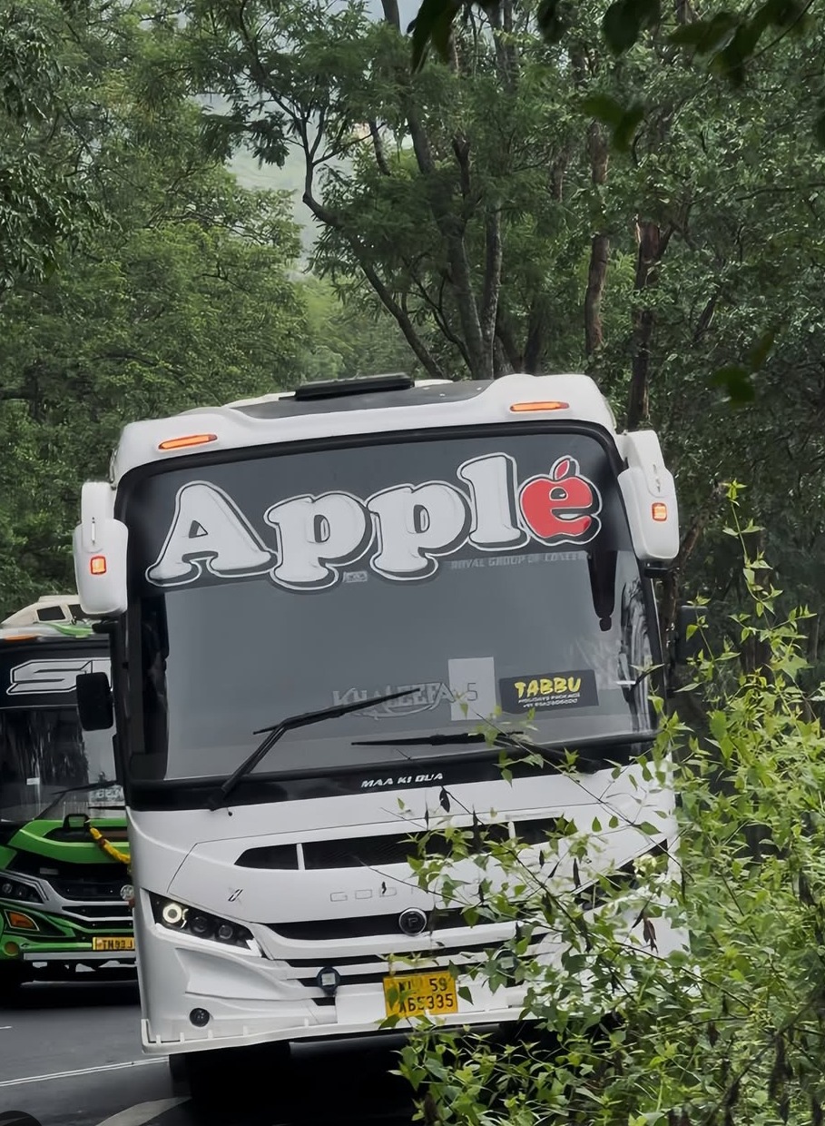 Tourist bus taliparamba, tourist bus service taliparamba kannur, Apple Holidays 