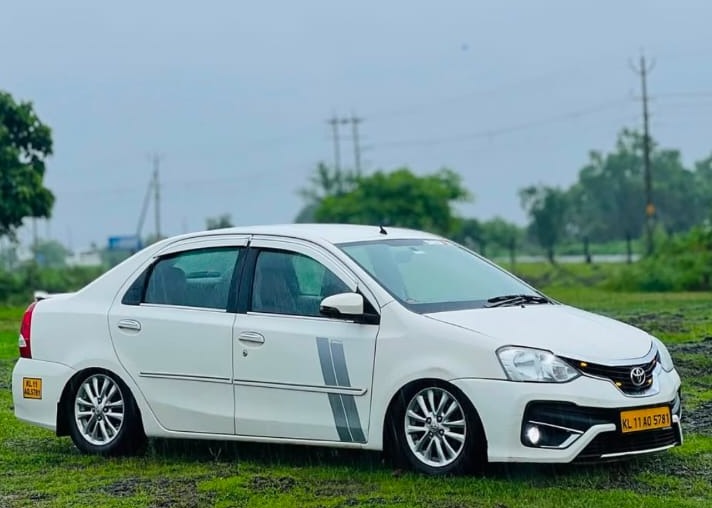 Traveller Service Palakkode Kannur,Taxi service Kannur Palakkode,Emerald Holidays