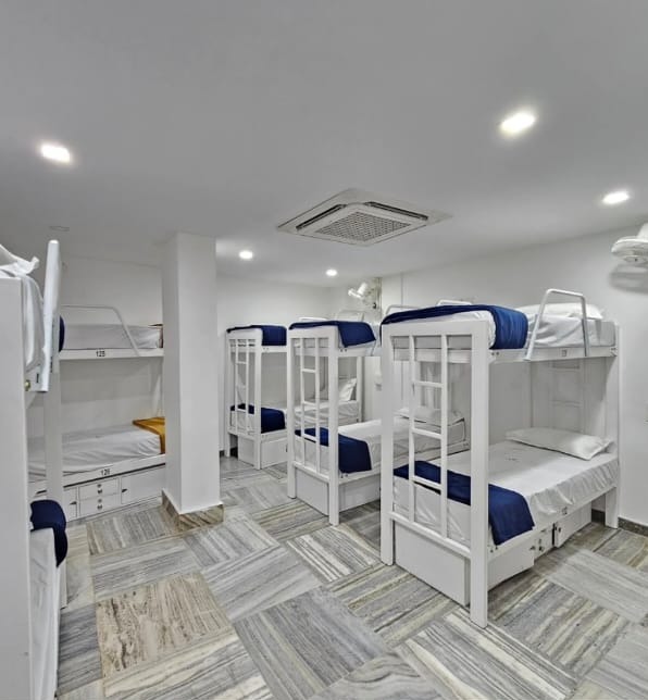 Dormitories in Calicut, Rooms in Calict, Capsule pods in Calicut,Hotel in Calicut,t,Lowfare Hotels Calicut