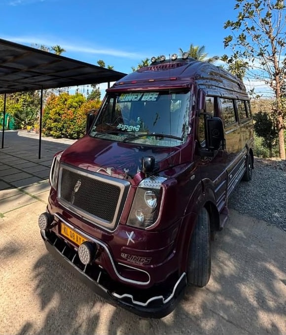 Traveller Thalassey,Traveller Vadakara,Traveller Service Thalassery,Traveller Service Vadakara, Honey Bee Travel 