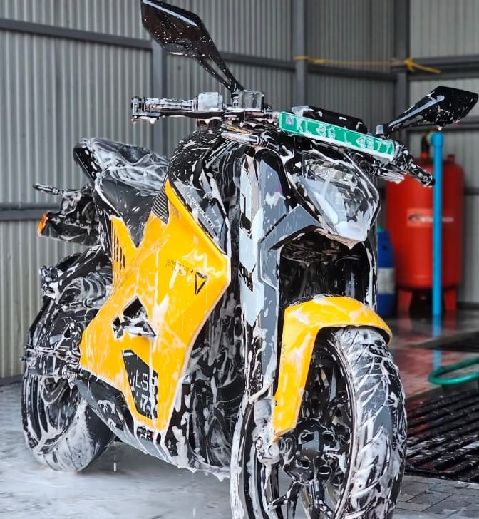 Car Wash Manikkunnam,Car Wash Manikkunnam Kottayam,C4 Car Wash  