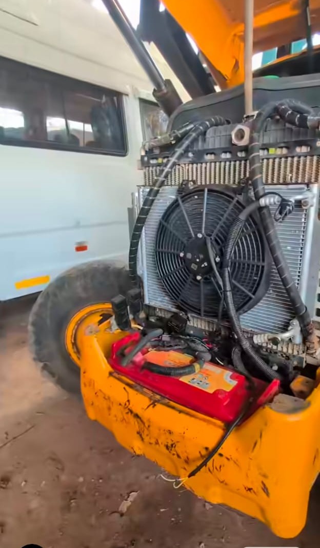 Excavators AC Works Muvattupuzha, Trucks AC Works Muvattupuzha,Grand Auto AC Works Muvattupuzha