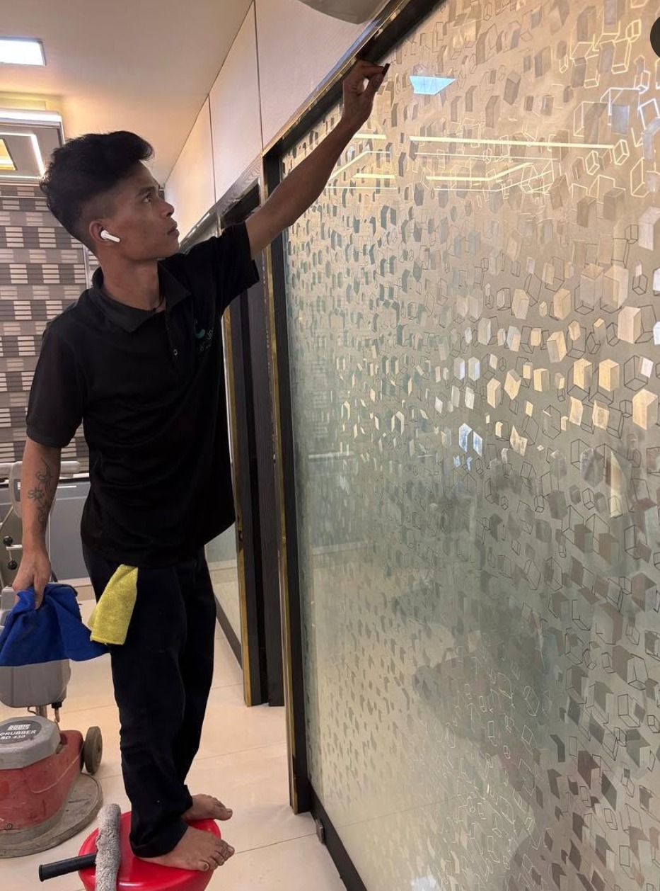 House cleaning service kannur,masjid carpet cleaning service kannur, sofa cleaning service kannur, ACP and Glass cleaning service kannur, Cleanedge cleaning 