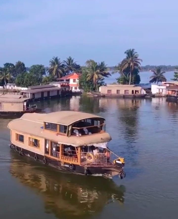  Houseboat Booking  Alappuzha , Houseboat Service Alappuzha  