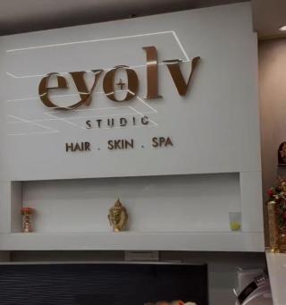Beauty salon Thrissur, Unisex salon Thrissur, bridal makeup Thrissur, Evolv Studio 