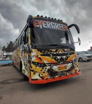 Tourist bus service  Perinjanam Moonupeedika Thrissur, Luxury contract carriage buses Thrissur, ​Team Evergreen