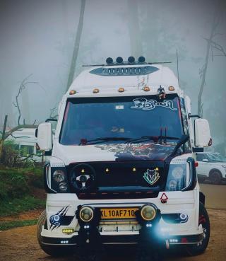 Traveller services in Thrissur, Traveller booking in Thrissur, Charlie Entertainer 