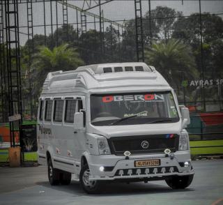 Torist bus service  Pampady Kottayam, Traveller service  Pampady Kottayam, Tourist bus Traveller booking  Pampady Kottayam, Oberon Holidays 