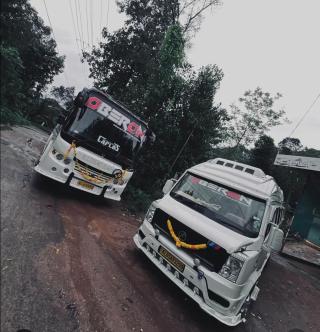 Torist bus service  Pampady Kottayam, Traveller service  Pampady Kottayam, Tourist bus Traveller booking  Pampady Kottayam, Oberon Holidays 