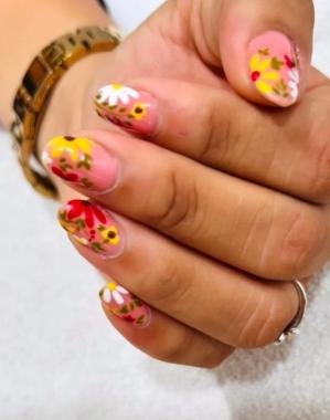  Beauty salon in thevara kochi, Makeup studio in thevara kochi ,Hair Skin Nails Makeup in thevara kochi,Beauty parlour in thevara kochi, Fair & Glam Family Salon 