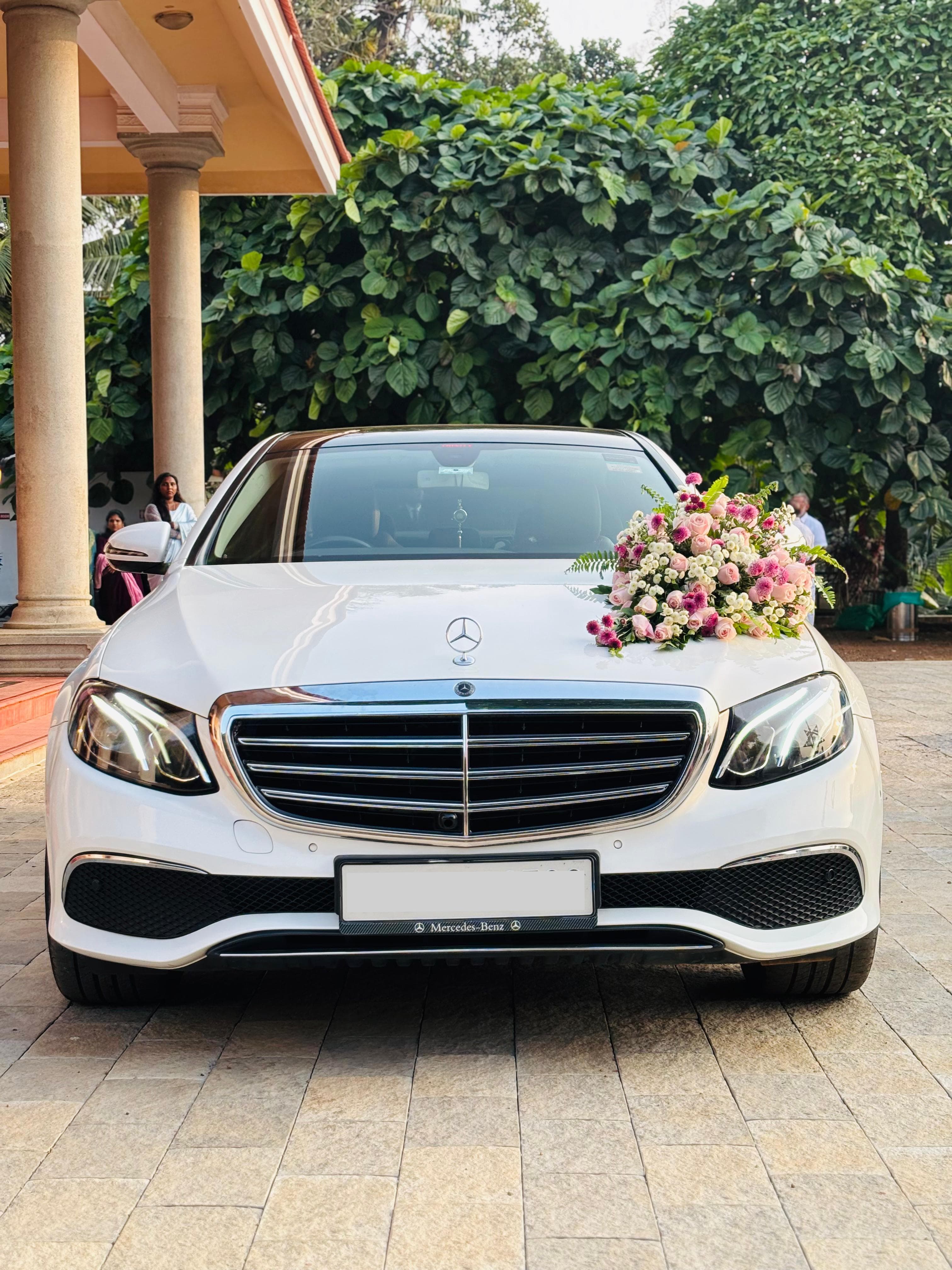 Wedding cars adoor