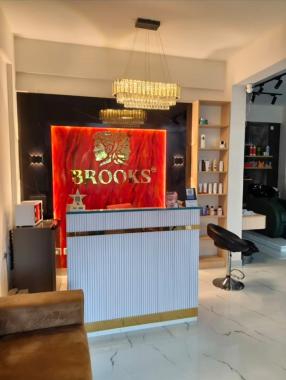 Unisex Makeover Studio in chiravinkeezhu trivandrum,Beauty salon in chiravinkeezhu trivandrum,Hair Skin Makeup in chiravinkeezhu trivandrum,Brooks Unisex Makeover Studio  