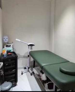 Unisex Makeover Studio in chiravinkeezhu trivandrum,Beauty salon in chiravinkeezhu trivandrum,Hair Skin Makeup in chiravinkeezhu trivandrum,Brooks Unisex Makeover Studio  