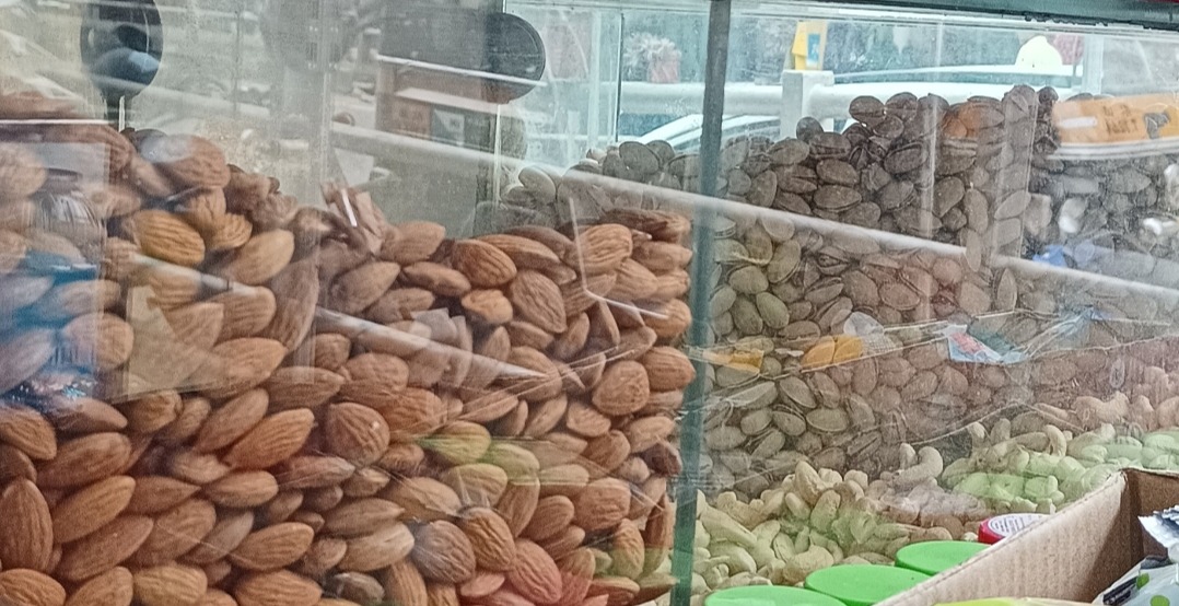  Dates,Nuts,cake, Edodi Vadakara : Galaxy bakes