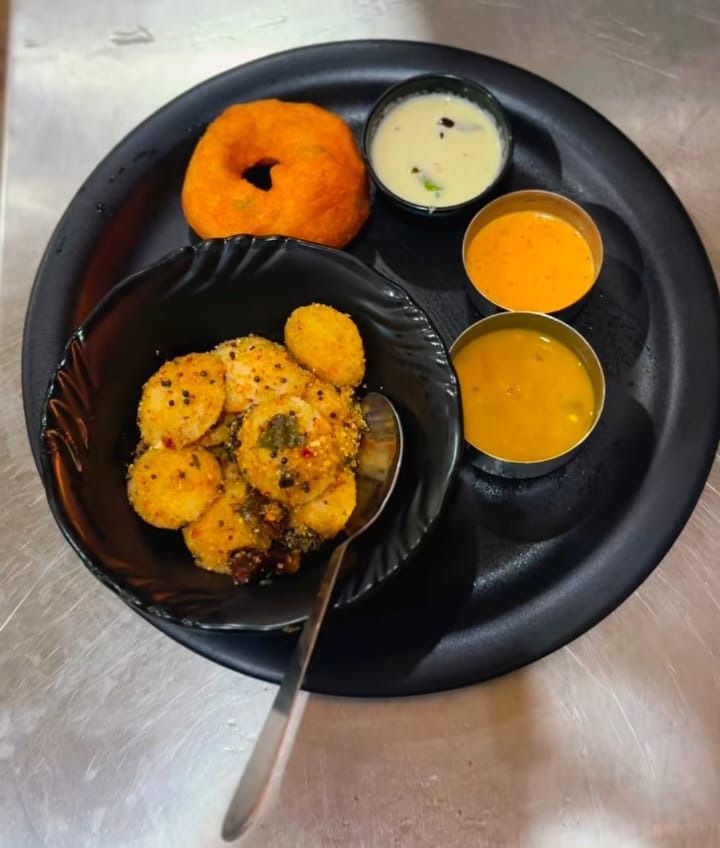 Vegetarian restaurant  Pattambi,Cafe  Pattambi,Food delivery Pattambi,Ramassery Cafe