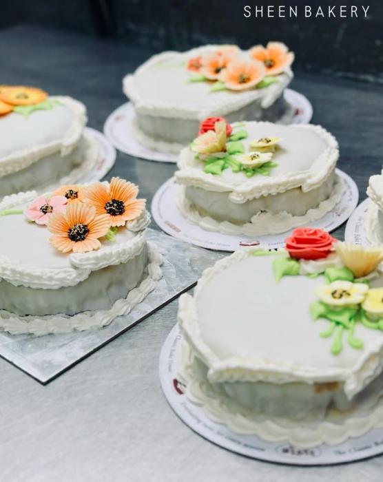 Cake delivery in Kannur, Custom cakes Door delivery  across Kannur, Sheen Bakery 