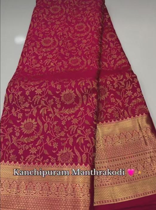 Handloom Weavers Kuthampully Thiruvilwamala Thrissur,  Art and culture clothing shop Kuthampully . ​Subhash Textiles
