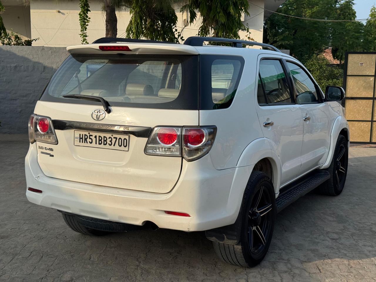Toyota Fortuner 2013