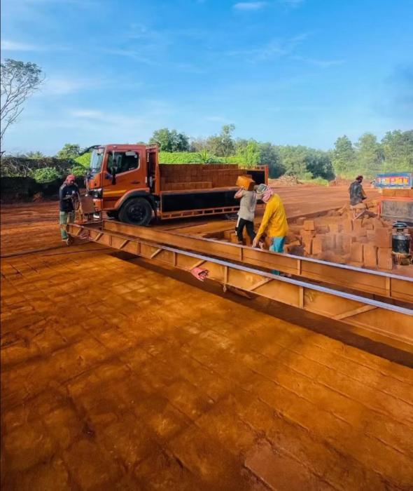​Redstone suppliers in Kannur , ​​Laterite stone supply in Kannur, Kannur stone all kerala delivery, Kannur stone 