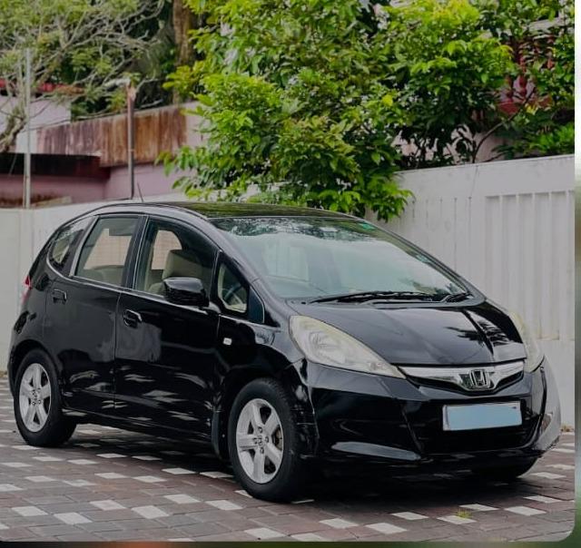 Used car dealer in muvattupuzha,Used bike dealer in muvattupuzha,Used truck dealer in muvattupuzha,Used car bike truck sales in muvattupuzha,Speedline Autos 