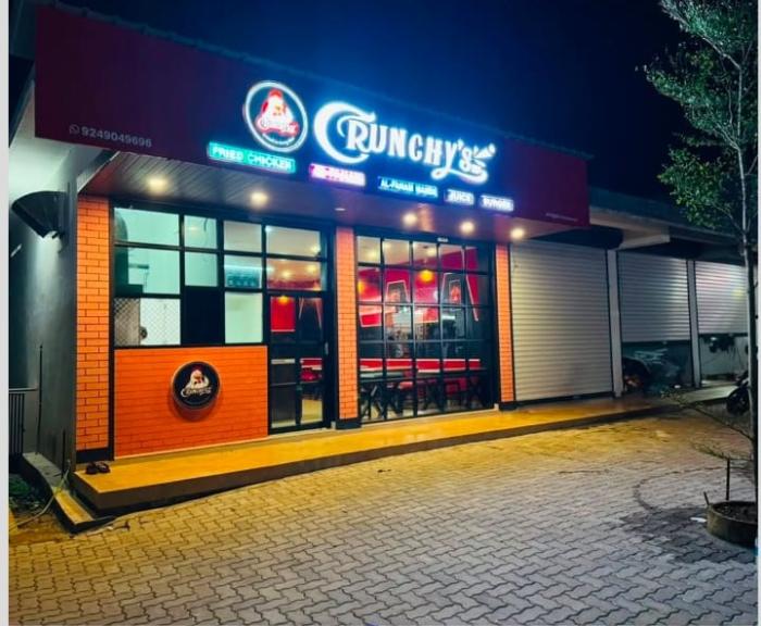 Restaurant in karimannoor ,Fried chicken spot in karimannoor ,Al Faham Burger spot in karimannoor,Crunchys  