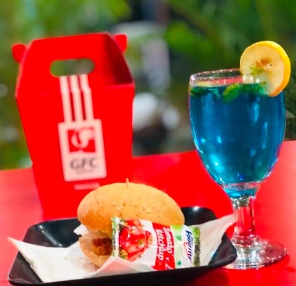  Fried chicken spot in tanalur,Fast food restaurant in tanalur,Burger spot in tanalur,GUD FRY'D 