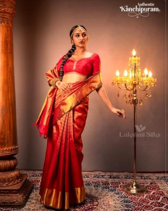 Clothing store in kottayam, Saree store in kottayam, Kanchipuram silk sarees in kottayam,Lakshmi Silks