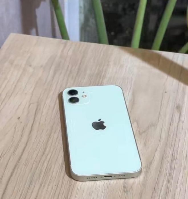 Mobile phone shop in Omassery,Laptop sales centre in Omassery,Mobile phone Laptops sales service  and accessories in Omassery,Tech in Digital Hub 