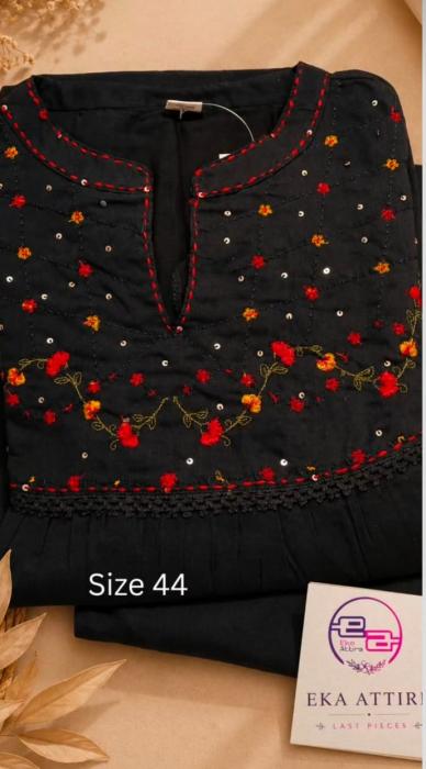 Women clothing store in calicut,Premium cotton kurtas sale in calicut,Cotton kurtas Handloom sarees Salwar sets Ajraks in calicut,Eka Attire 